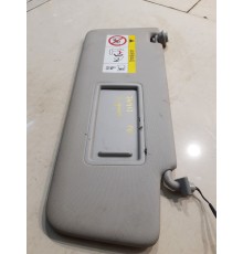 Солнцезащитный козырек (правый)