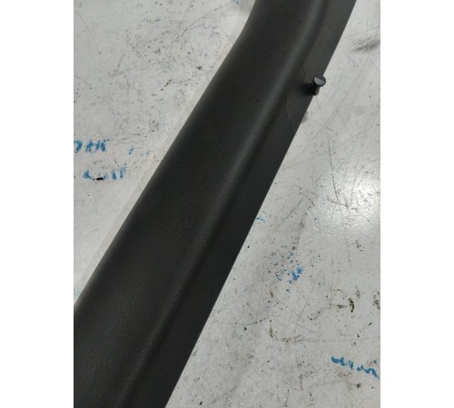 Обшивка крышки багажника левая