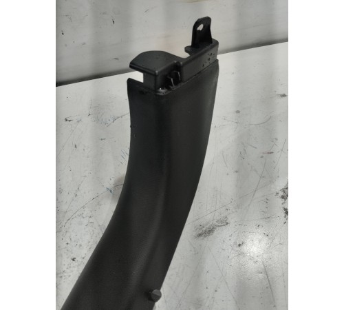 Обшивка крышки багажника левая