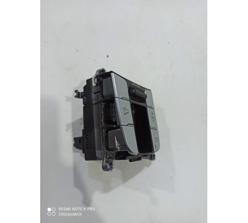 Блок кнопок центральной консоли