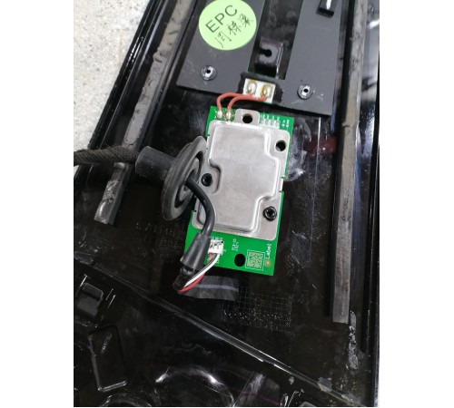 Внешняя центральная стойка левая