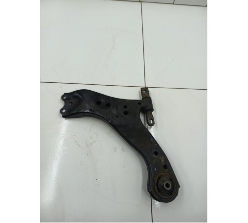 Рычаг передний левый