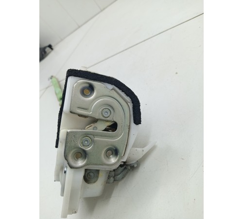 Замок двери передний правый