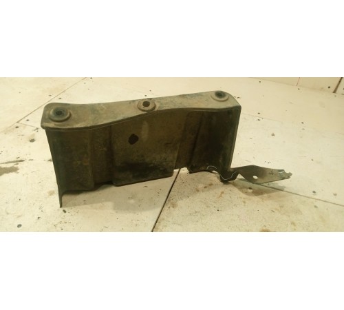 Пыльник двигателя правый