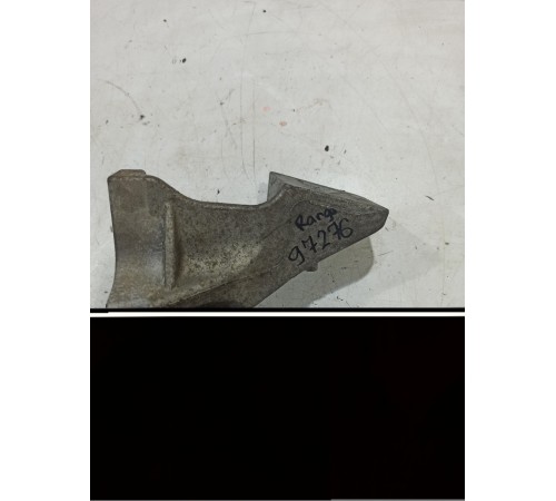 Кронштейн опоры двигателя левый