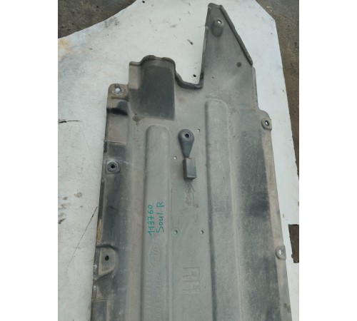 Защита днища антигравийная правая