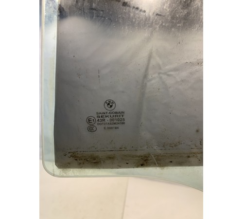 Стекло двери (заднее, левое)