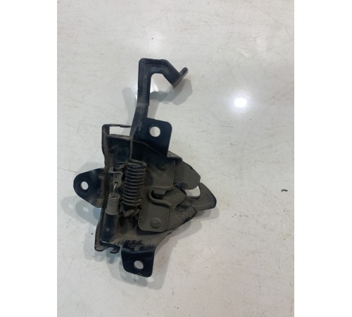 Замок капота