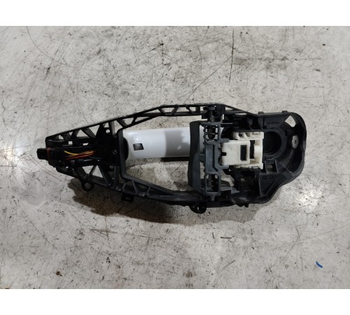 Ручка двери передняя правая