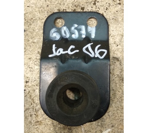 Кронштейн основного радиатора