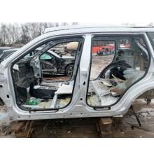 Порог левый с центральной стойкой