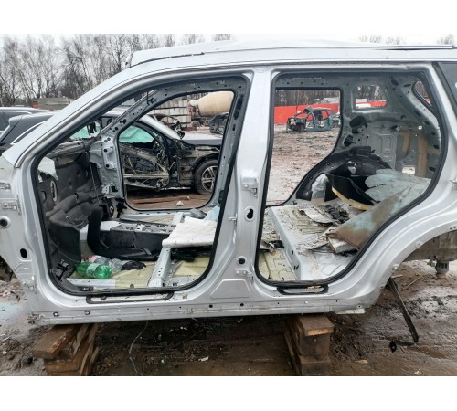 Порог левый с центральной стойкой