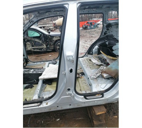 Порог левый с центральной стойкой