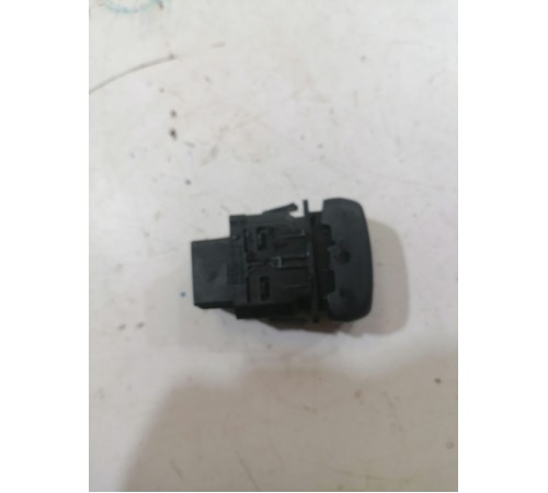 Кнопка откидывания сидений