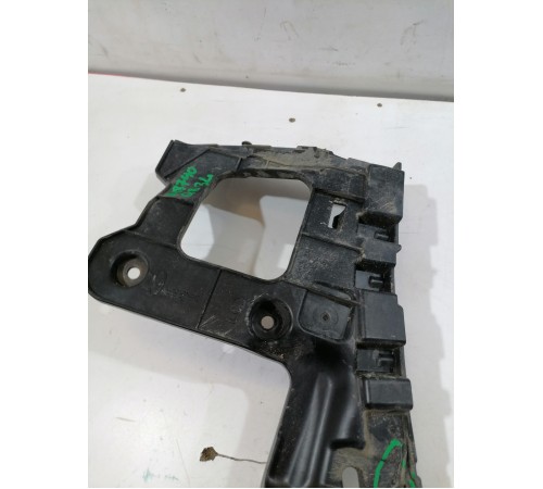 Кронштейн заднего бампера левый