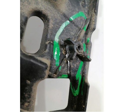 Кронштейн заднего бампера левый