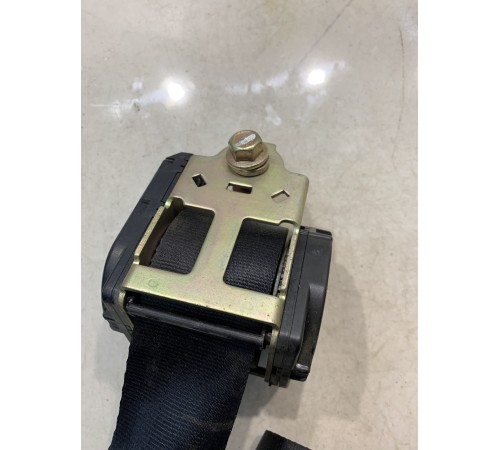 Ремень безопасности (задний, правый)