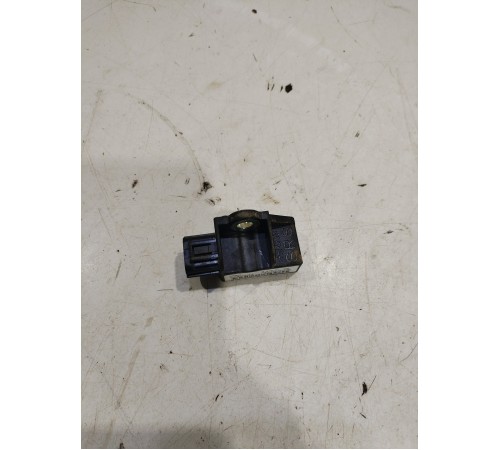 Датчик удара (задний левый)