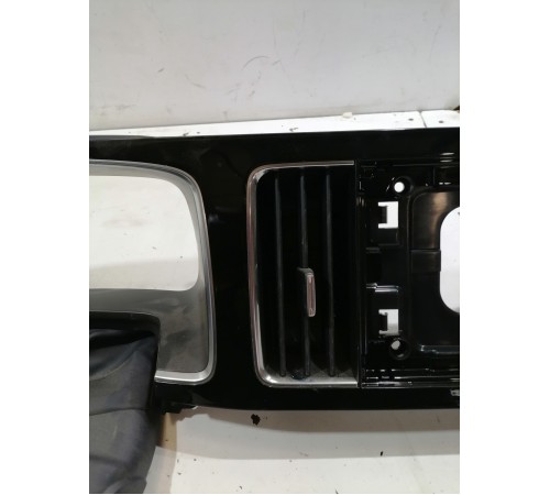 Накладка панели приборов, торпедо левая