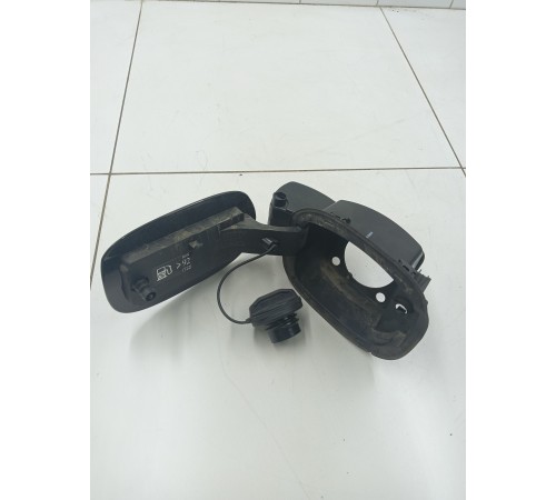 лючёк бензобака