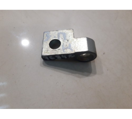 Петля двери (задняя, правая, нижняя)