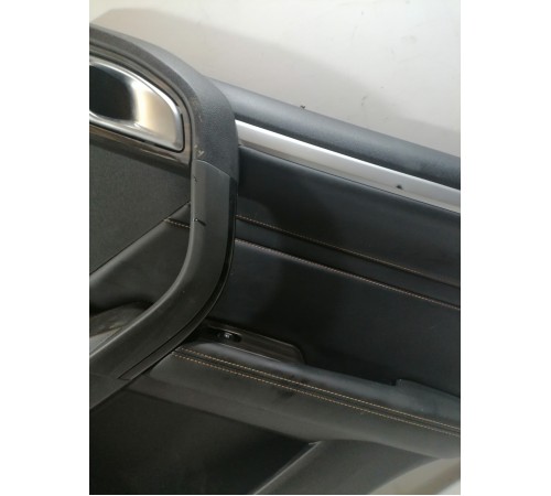 Обшивка двери задняя правая