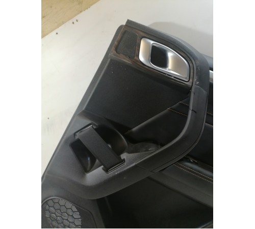 Обшивка двери задняя правая