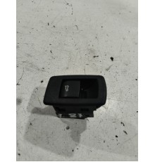 Кнопка открывания багажника