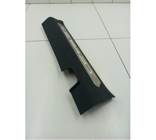 Накладка на порог правая 