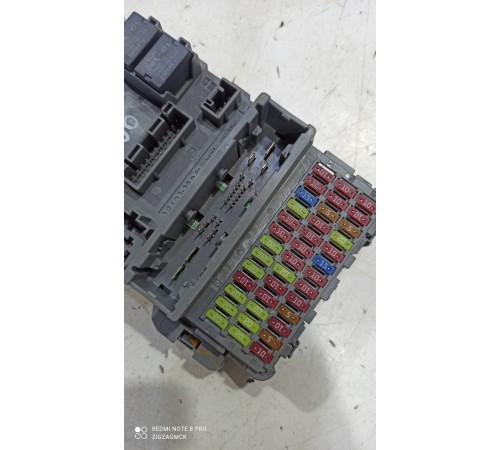 Блок предохранителей и реле