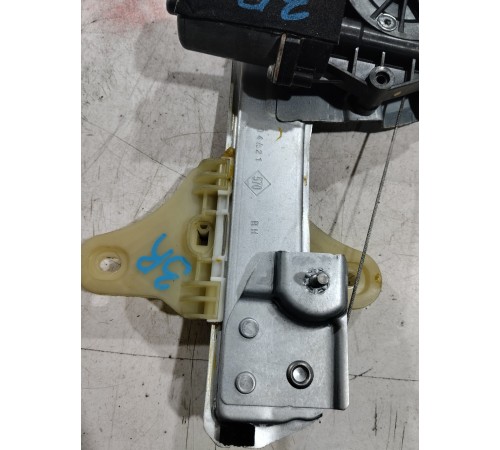 Стеклоподъемник (задний правый)