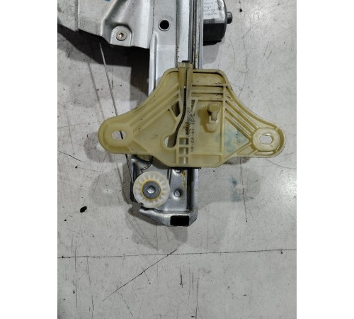 Стеклоподъемник (задний правый)