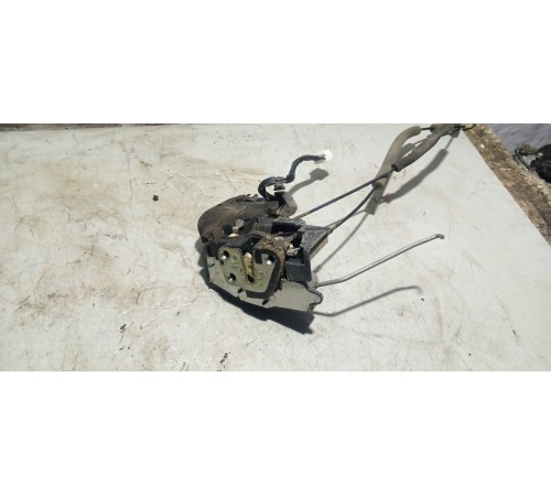 Замок двери передней правой