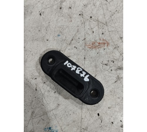 Направляющая (отбойник) замка сдвижной двери правая