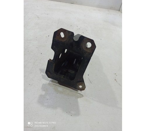 Кронштейн(крепление) усилителя переднего бампера левый