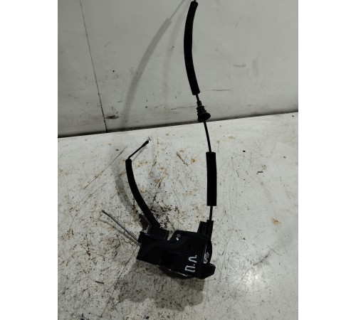 Замок двери передний левый