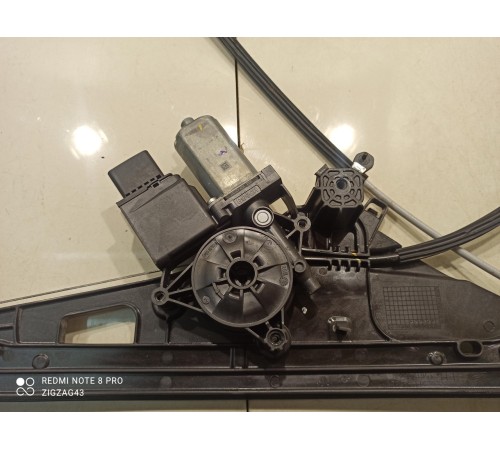 Стеклоподъемник (передний, левый)