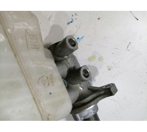 Главный торозной цилиндр с бачком