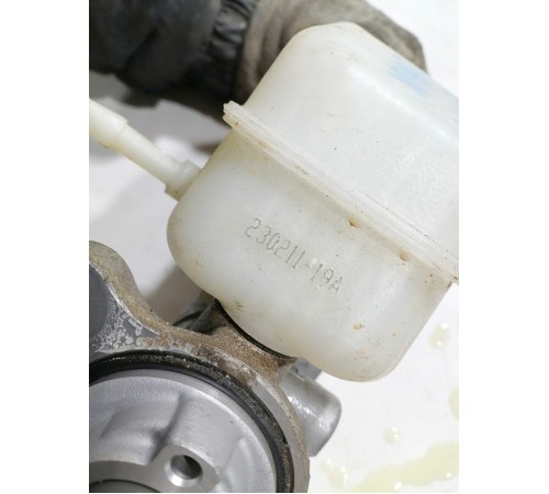 Главный торозной цилиндр с бачком