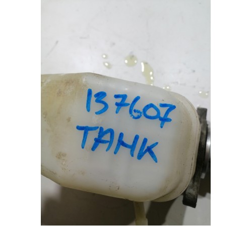 Главный торозной цилиндр с бачком