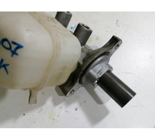 Главный торозной цилиндр с бачком