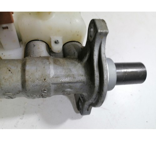 Главный торозной цилиндр с бачком