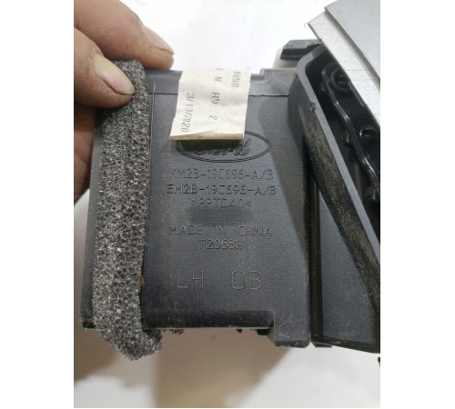 Дефлектор воздушный левый