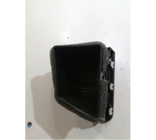 Дефлектор воздушный левый