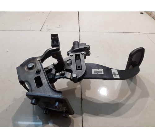 Педаль тормоза