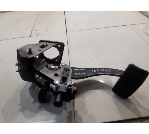 Педаль тормоза