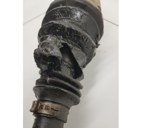 Привод полуось передний левый