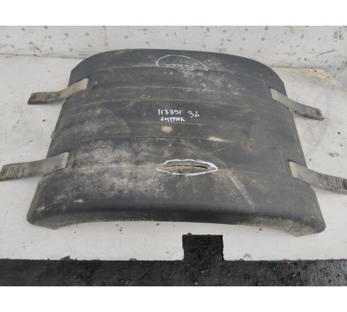 Брызговик задний левый верхний