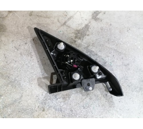 Динамик (уголок) двери передний правый