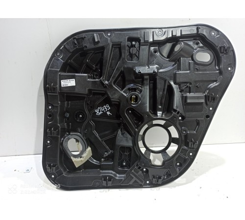 Стеклоподъемник двери (задний правый)